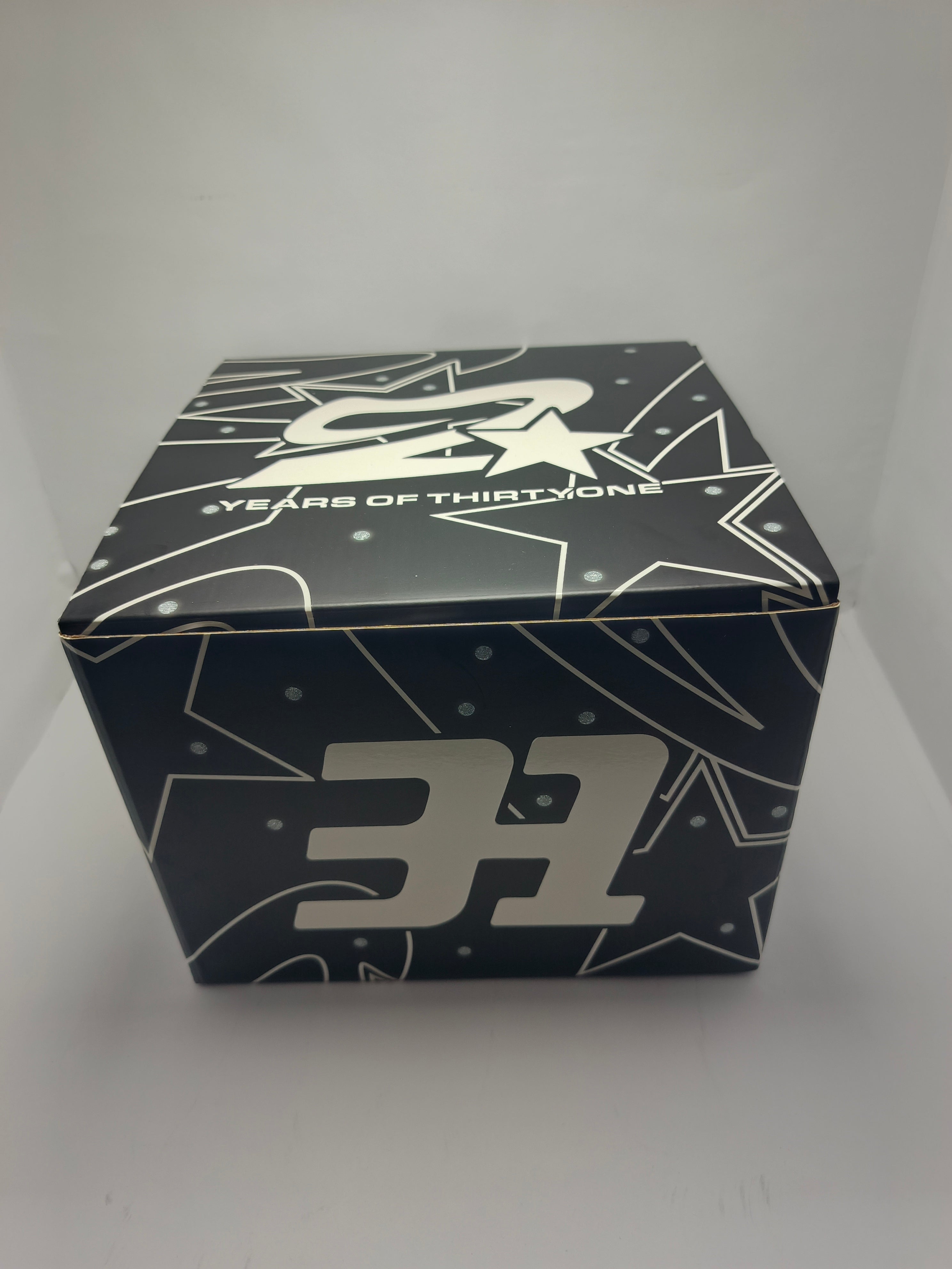 Thirty One 2do Aniversario FOREVER BLACK